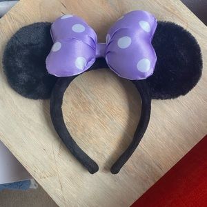 Black and purple Minnie Mouse ears